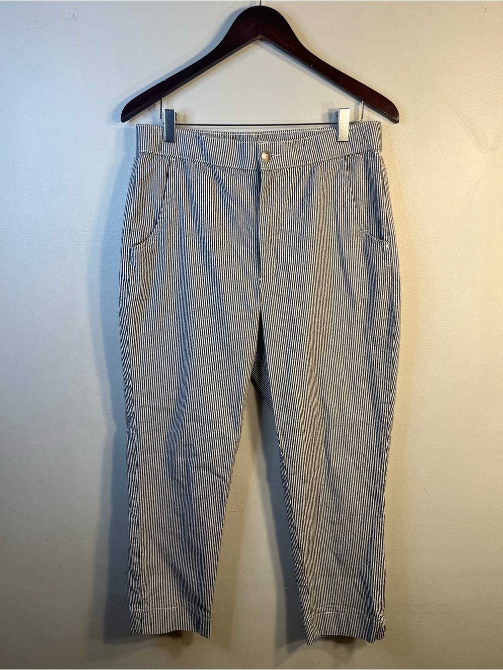 Hollister Blue & White Stripe Chambray Capris Women’s Size Large